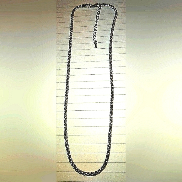 Silvertone Fashion Chain - Picture 1 of 3